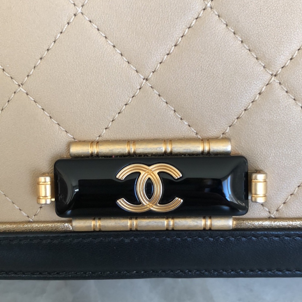 Chanel beige quilted flap bag - Picture 15 of 17
